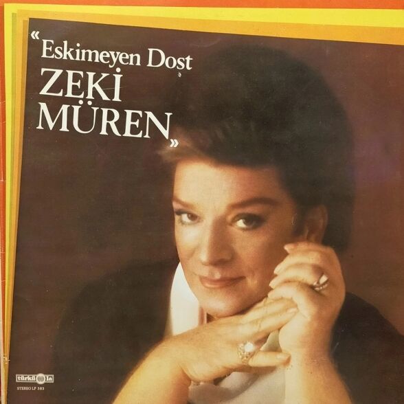 Zeki Müren - Eskimeyen Dost Plak